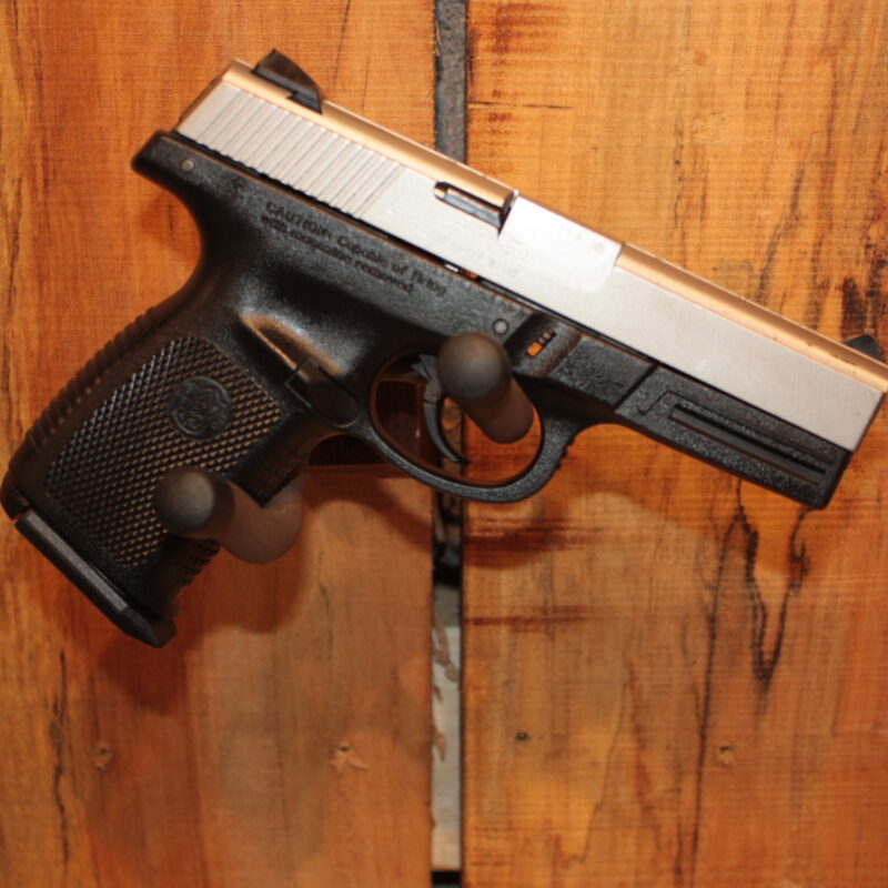 Smith & Wesson SW40VE .40 S&W Semi-auto Pistol Stainless/Poly (Log #325)